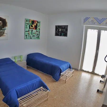 Art Centro לינה וארוחת בוקר 3*