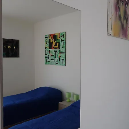 לינה וארוחת בוקר Art Centro 3*