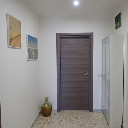 לינה וארוחת בוקר Art Centro 3*