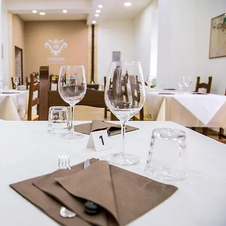 Art Centro Nocleg ze śniadaniem 3*